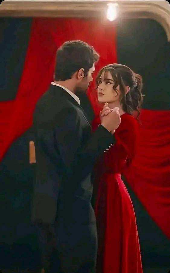 👑✨👀❣️
آنکھوں کی دسترس سے باہر ہے وہ شخص
اور دل یہ چاہتا ہے وہ بانہوں میں قید ہو❤🔥