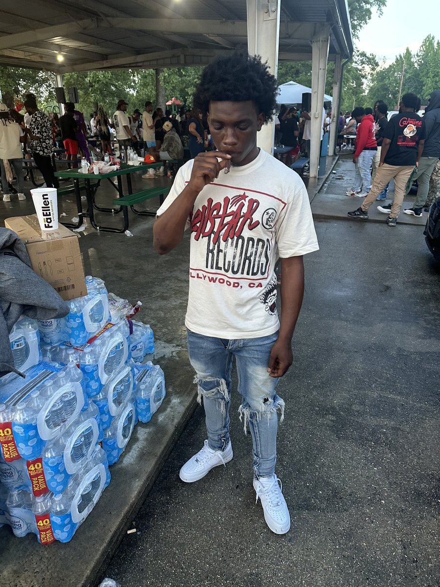 raisehellfor13's tweet image. 