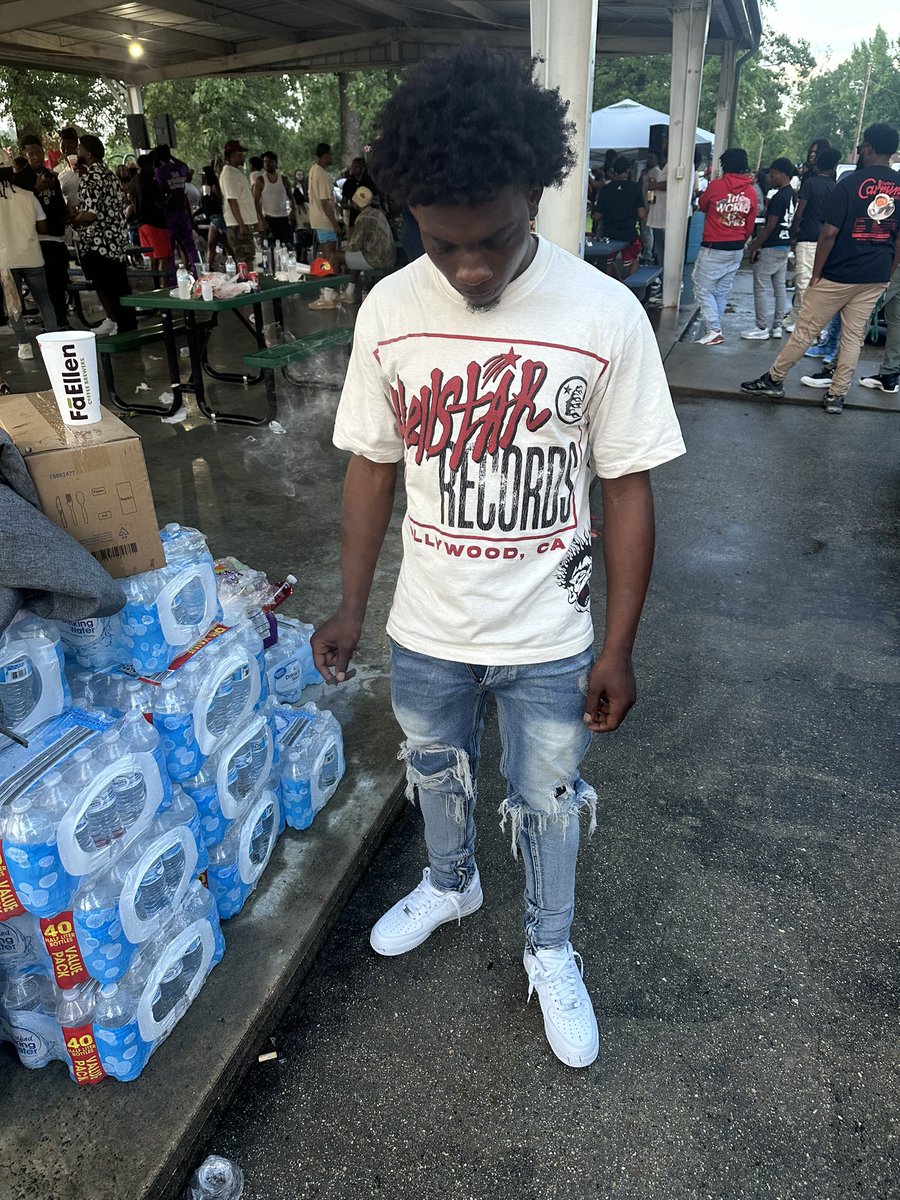 raisehellfor13's tweet image. 