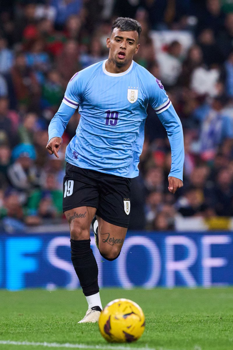 Una vez el Maestro dejó son mundial a Valverde. Después fue un mega crack. Ojalá pase lo mismo con Luciano. Para mi error grande de Bielsa. Merecía estar. Debió estar.