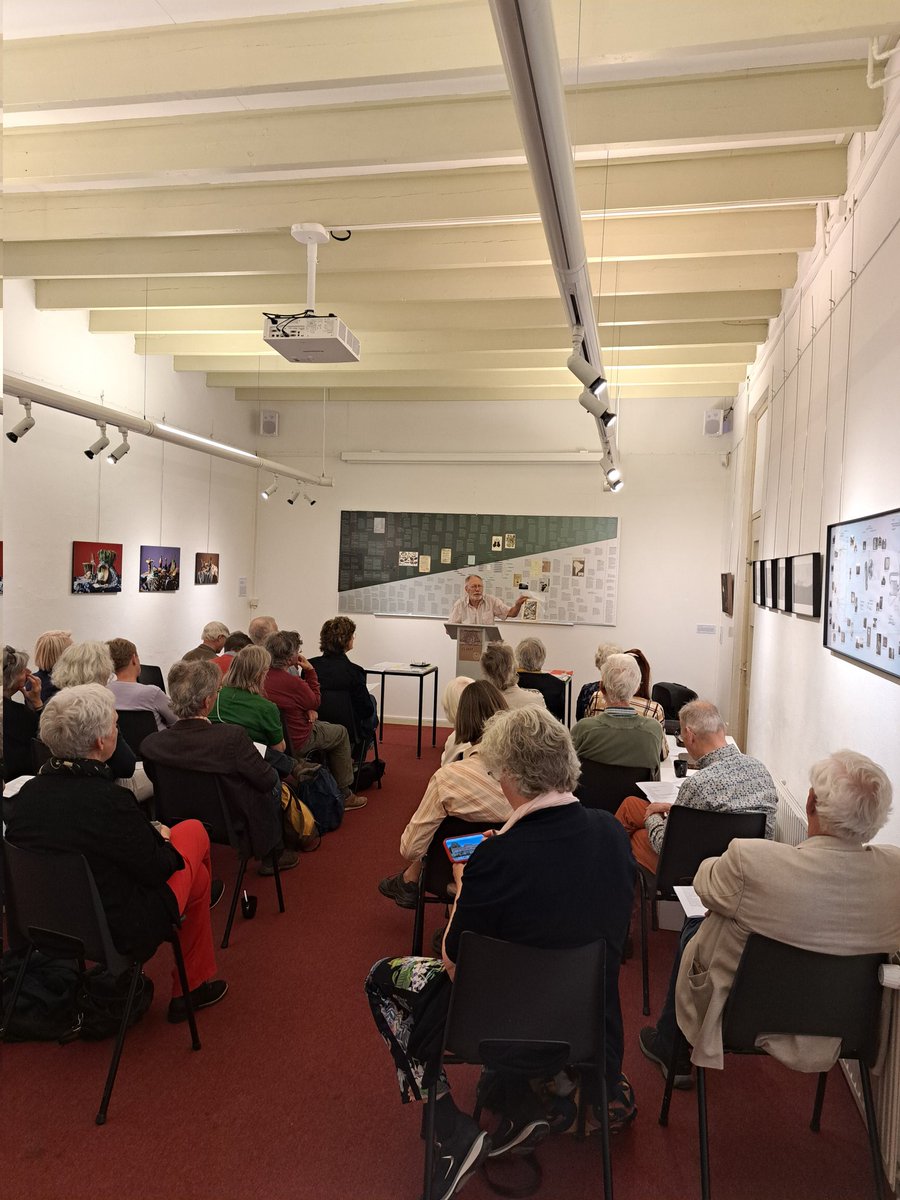 Vandaag in museum <a href="/casteelsepoort/">De Casteelse Poort</a> lezing #johanhaak voor vrienden nieuwe kunst #vvnk en daarvoor kleine expositie met werken uit eigen depot. Deze week nog te zien voor iedereen. Aan de wand expositie <a href="/Stg_BodB/">Stg. Beelden op de Berg</a>