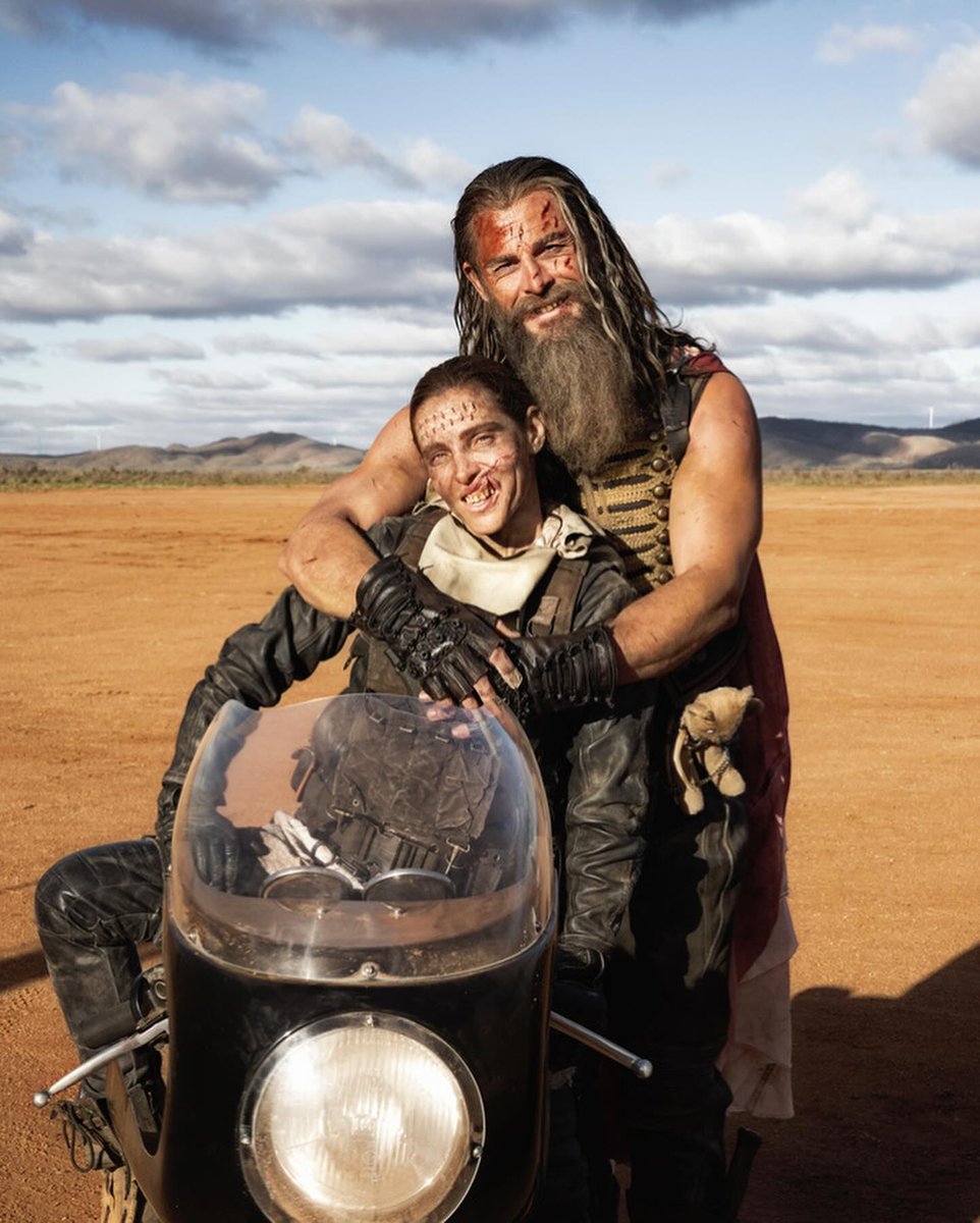 HelloCanada's tweet image. Furiosa was a family affair for Chris Hemsworth! The star’s wife Esa Pataky appeared in the film - and so did his daughter and twin sons! 📸: #ElsaPataky