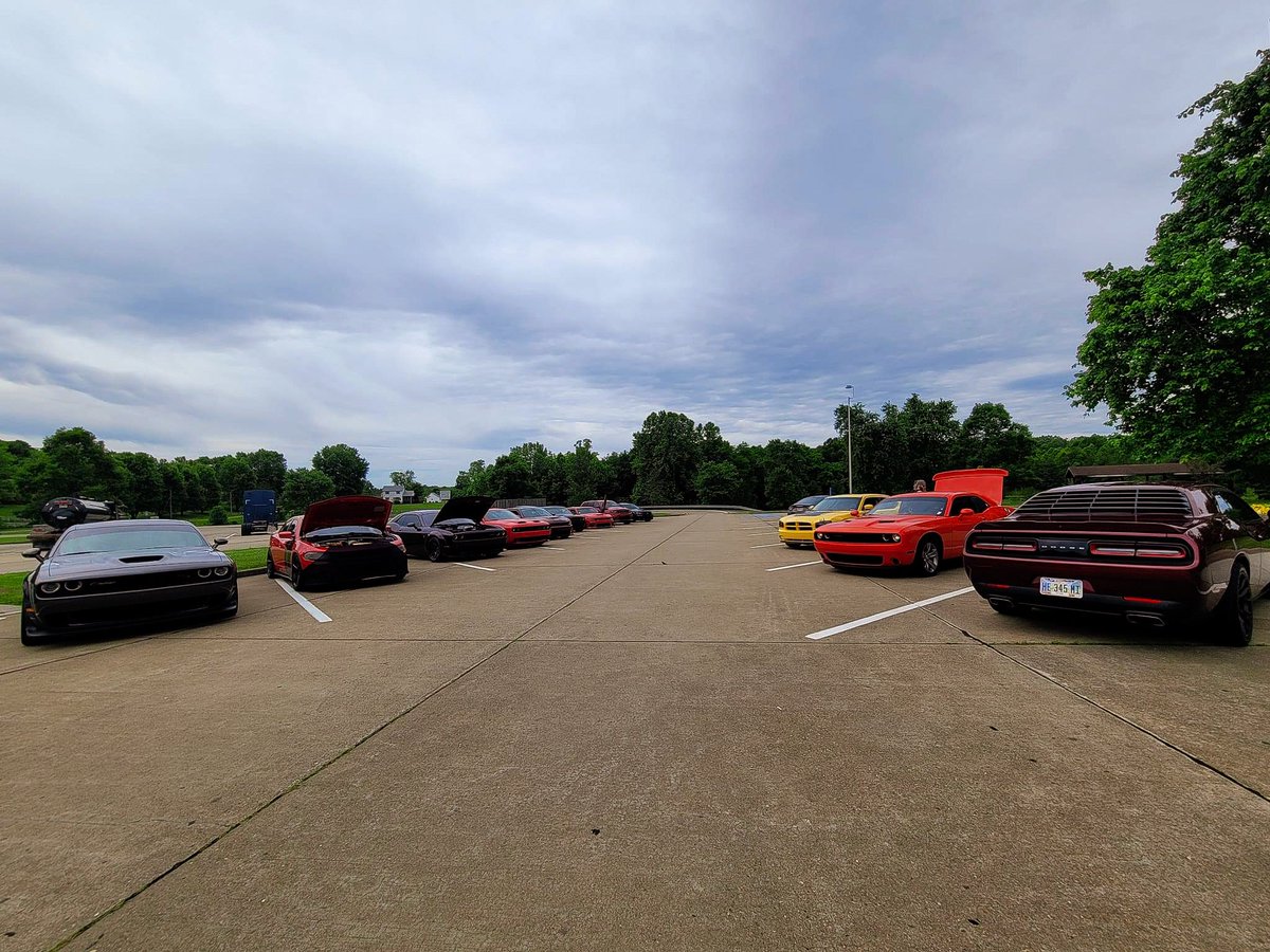 AMMOcarclub's tweet photo. Thank you to all 21 AMMO members who were able to join us today for the Triple Nickel Rally. 📷: @moparsandrealestate | 🌞 Perfect weather!

https://t.co/cL3cMu4KAE #Ohio #ammocarclub #HEMI #OH #SRT #dodgegarage #Mopar #ohiomopars #ohiomopar #modernmopar #TripleNickel #route555 https://t.co/WYBIuPCbdF