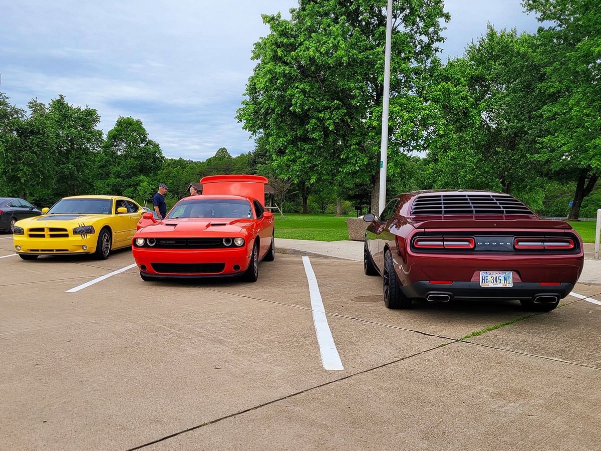 AMMOcarclub's tweet photo. Thank you to all 21 AMMO members who were able to join us today for the Triple Nickel Rally. 📷: @moparsandrealestate | 🌞 Perfect weather!

https://t.co/cL3cMu4KAE #Ohio #ammocarclub #HEMI #OH #SRT #dodgegarage #Mopar #ohiomopars #ohiomopar #modernmopar #TripleNickel #route555 https://t.co/WYBIuPCbdF