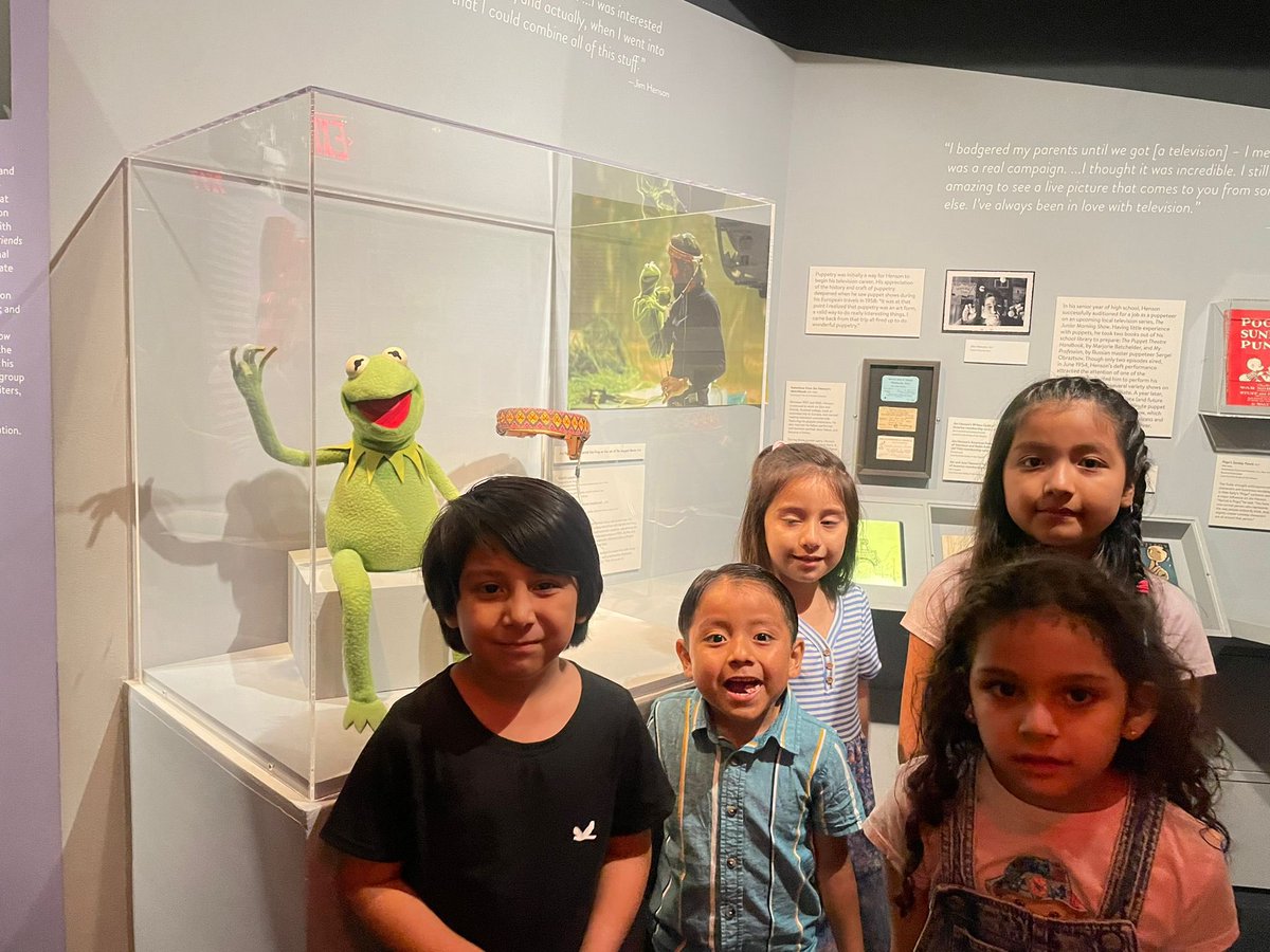 ConsulMexNuy's tweet photo. @consulmex_nuevayork, a través del @mciny en coordinación con el @movingimagenyc, llevaron a cabo un tour y actividades interactivas dentro del programa open doors, con miembros de la comunidad mexicana en NY🎞️ 🇲🇽. https://t.co/qeDrvgcFo0