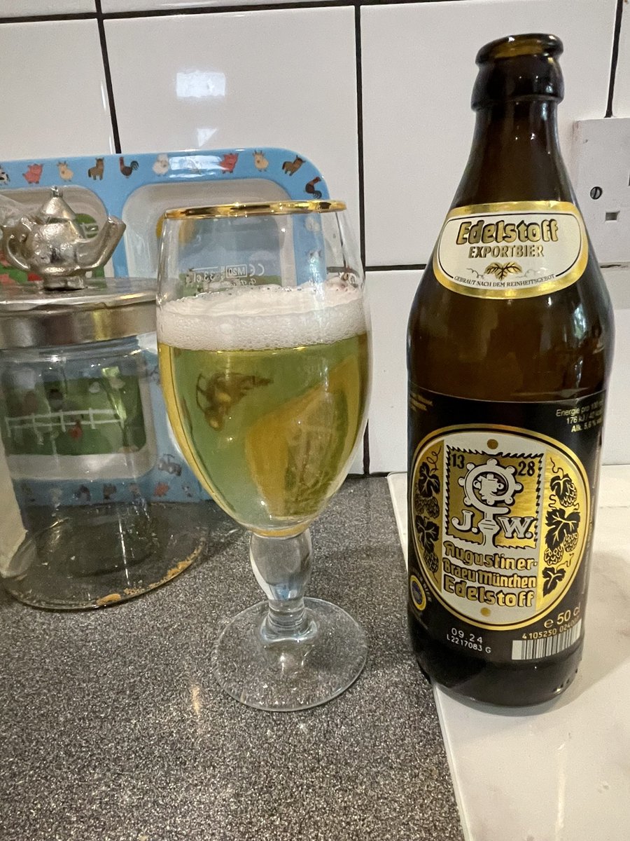 roketronnie's tweet photo. but is it any good? 5.6% £3.60 it is Bavarian, light and refreshing with a little kick to it and can be purchased from #KuKu in the leafy part of town, #Kelvinside
#bier https://t.co/OFnrRCibNk