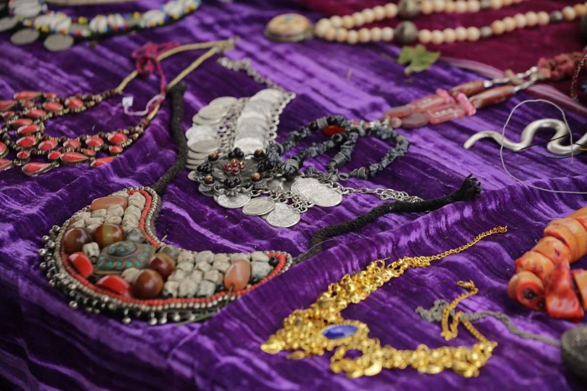 6 days to go! 🛍️ Discover unique treasures from our vendors offering handmade crafts and artisanal foods. Support local businesses! #LiveOakMusicFest #KCBX #Vendors liveoakfest.org/vendors

Event Dates: June 14-16, 2024