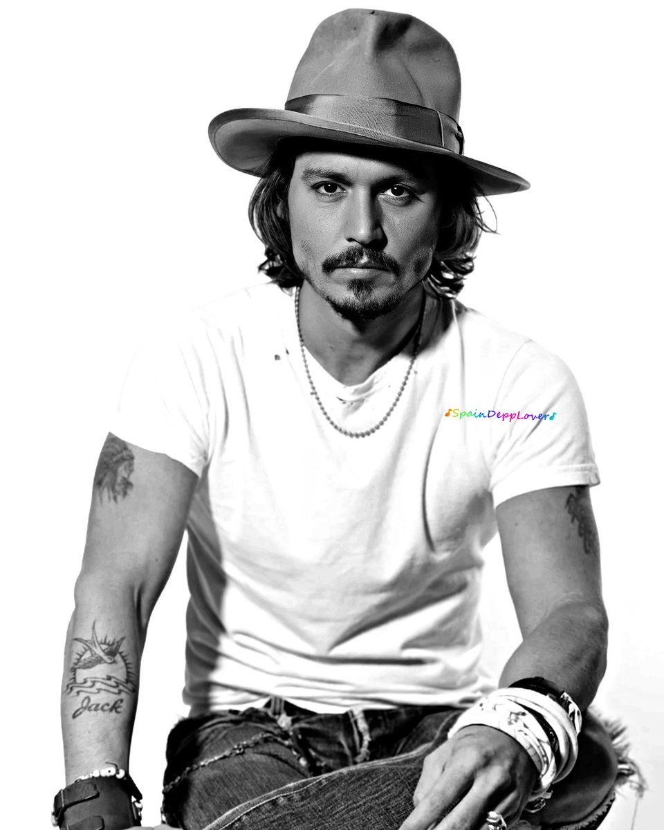 SpainDeppLover's tweet photo. Always unique.
♪♪♪
Siempre único.
...
#johnnydeppedit @johnnydepp #johnnydepp #johnnydeppforever #johnnydeppfans https://t.co/bCHuunr93d