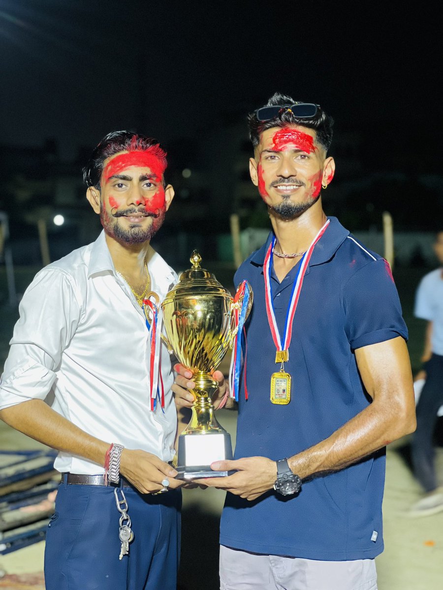 devil_2k76's tweet photo. #HipHipHurrayHurray 🔥🥇🏆🎊🎉
@unityyouthclub Champions 🔥🔥
Parsa Jilla Football League Tournament-2081 ❤️
#devil_roshan 😈❤️ @devil_2k76 😈❤️ https://t.co/Et0GY0LZPe