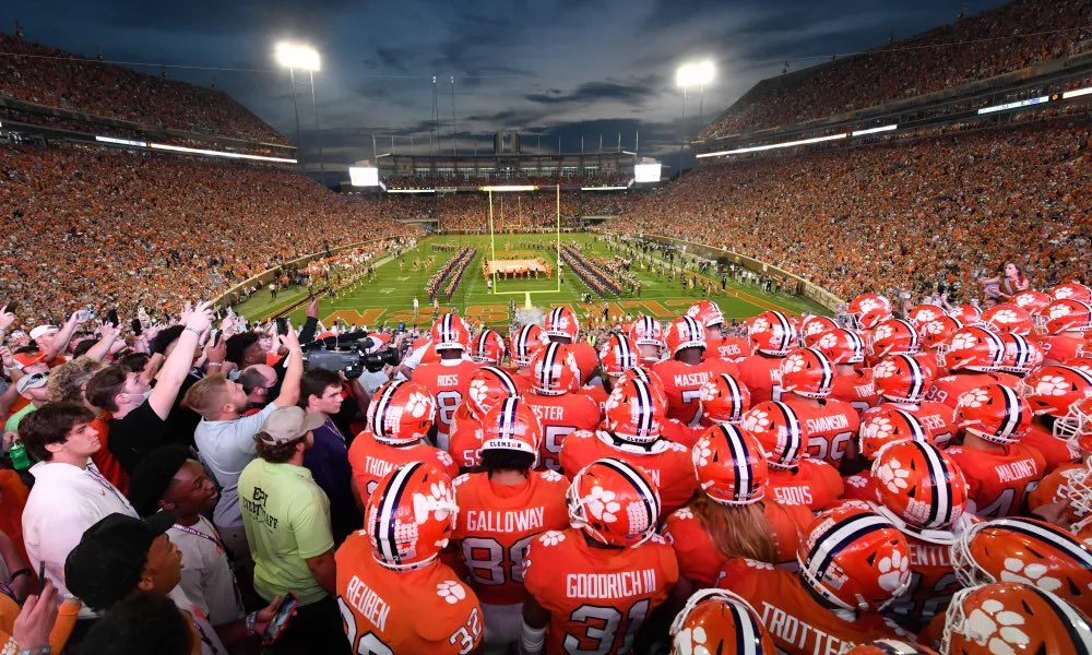 Storm Miller (@storm7miller) on Twitter photo After a great visit and conversation with Coach Swinney and Coach Goodwin I am blessed to receive an offer from Clemson. Go Tigers! <a href="/ClemsonFB/">Clemson Football</a> <a href="/BlakeMillerOT/">Blake Miller</a> <a href="/Strongsville_FB/">StrongsvilleFootball</a> <a href="/Tom_Zacharyasz/">Tommy Zacharyasz</a> <a href="/JasonTrusnik/">Jason Trusnik</a> <a href="/gotmaq/">MAQ Training</a> After a great visit and conversation with Coach Swinney and Coach Goodwin I am blessed to receive an offer from Clemson. Go Tigers! <a href="/ClemsonFB/">Clemson Football</a> <a href="/BlakeMillerOT/">Blake Miller</a> <a href="/Strongsville_FB/">StrongsvilleFootball</a> <a href="/Tom_Zacharyasz/">Tommy Zacharyasz</a> <a href="/JasonTrusnik/">Jason Trusnik</a> <a href="/gotmaq/">MAQ Training</a>