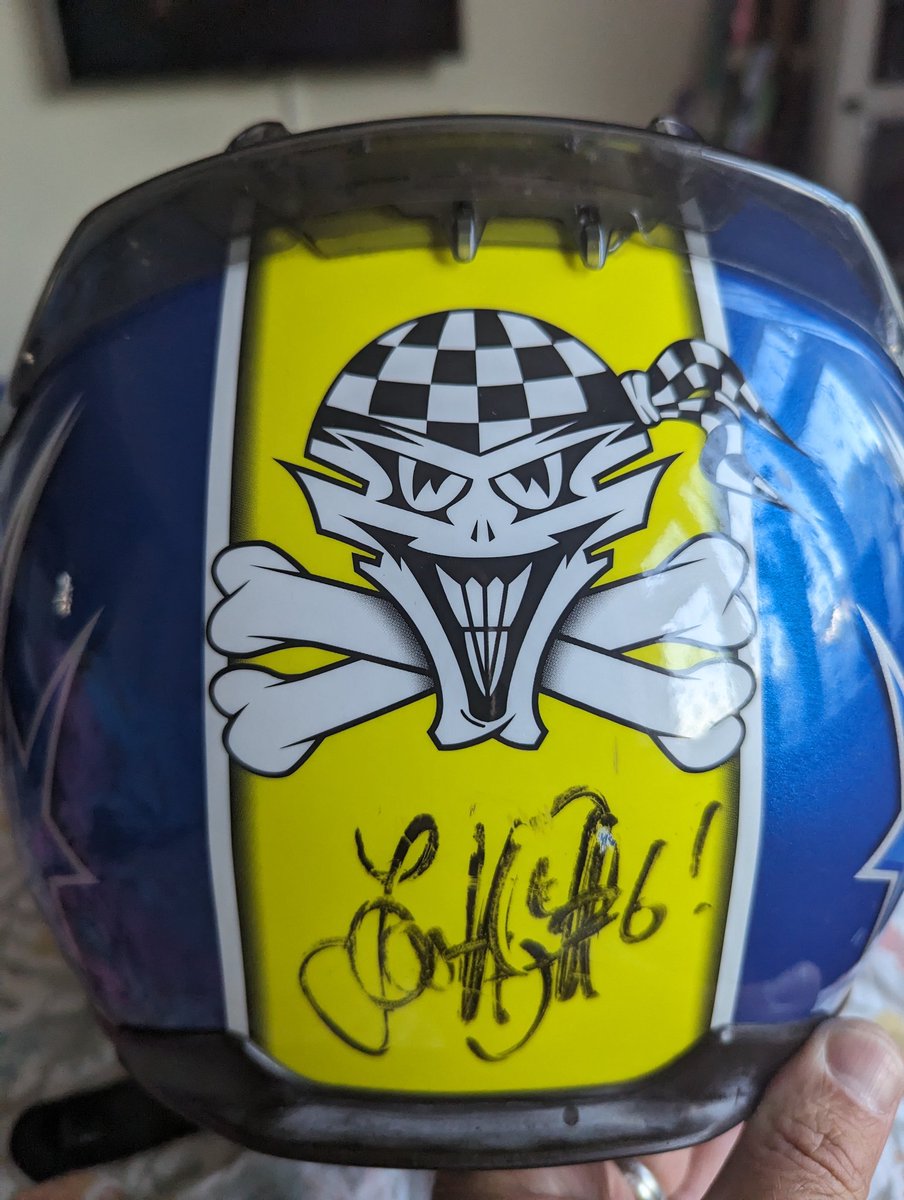 PaulIngle4's tweet photo. Still rocking the @speedyhaydon replica after all these years. Autograph is still just about holding on too. https://t.co/L5JqpzVlXF