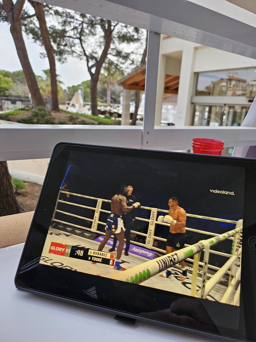 PapavanFien's tweet photo. Its time for glory. #glory92 https://t.co/4q5zikfZqp