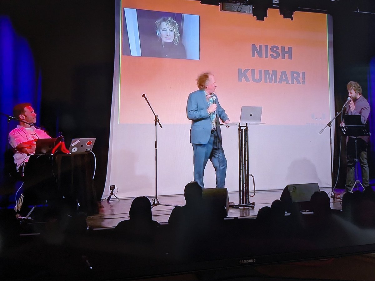 Brilliant way to start my evening/weekend/holiday - <a href="/hellobuglers/">The Bugle</a> streamed to my lounge from <a href="/lsqtheatre/">Leicester Square Theatre</a> by <a href="/gofasterchris/">Go Faster Chris</a>