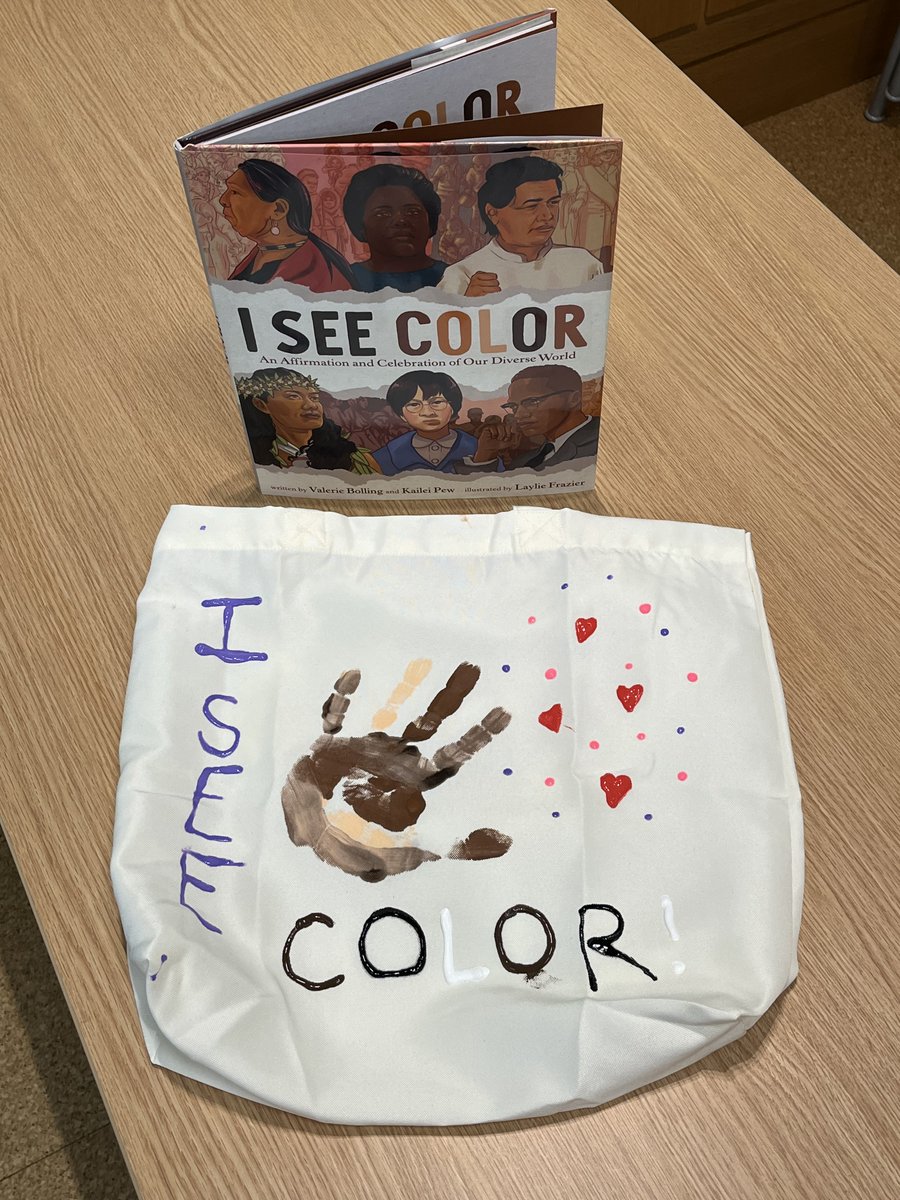valerie_bolling's tweet photo. It was a great morning @darienlibrary, sharing #ISeeColor. And kiddos got to design their own tote bag. Thank you for hosting me (especially Samantha Cardone) and for giving a copy of the book to each family.
@KaileiPew @HarperChildrens @jmcgowanbks
@KidlitInColor @Soaring20sPB https://t.co/4DxZCjqJfQ