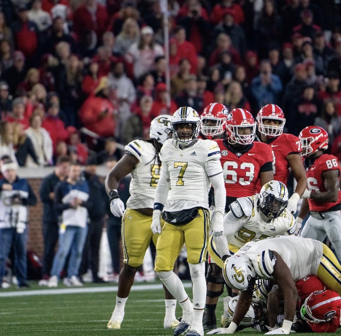 Zachary Davis (@zachary52davis) on Twitter photo Extremely blessed to have received an offer from Georgia Tech University! <a href="/CoachBrentKeyGT/">Coach Brent Key</a> <a href="/CoachSantucci/">Tyler Santucci</a> <a href="/TrueBuzzFB/">True Buzz Athletics</a> <a href="/BrandonHuffman/">Brandon Huffman</a> Extremely blessed to have received an offer from Georgia Tech University! <a href="/CoachBrentKeyGT/">Coach Brent Key</a> <a href="/CoachSantucci/">Tyler Santucci</a> <a href="/TrueBuzzFB/">True Buzz Athletics</a> <a href="/BrandonHuffman/">Brandon Huffman</a>