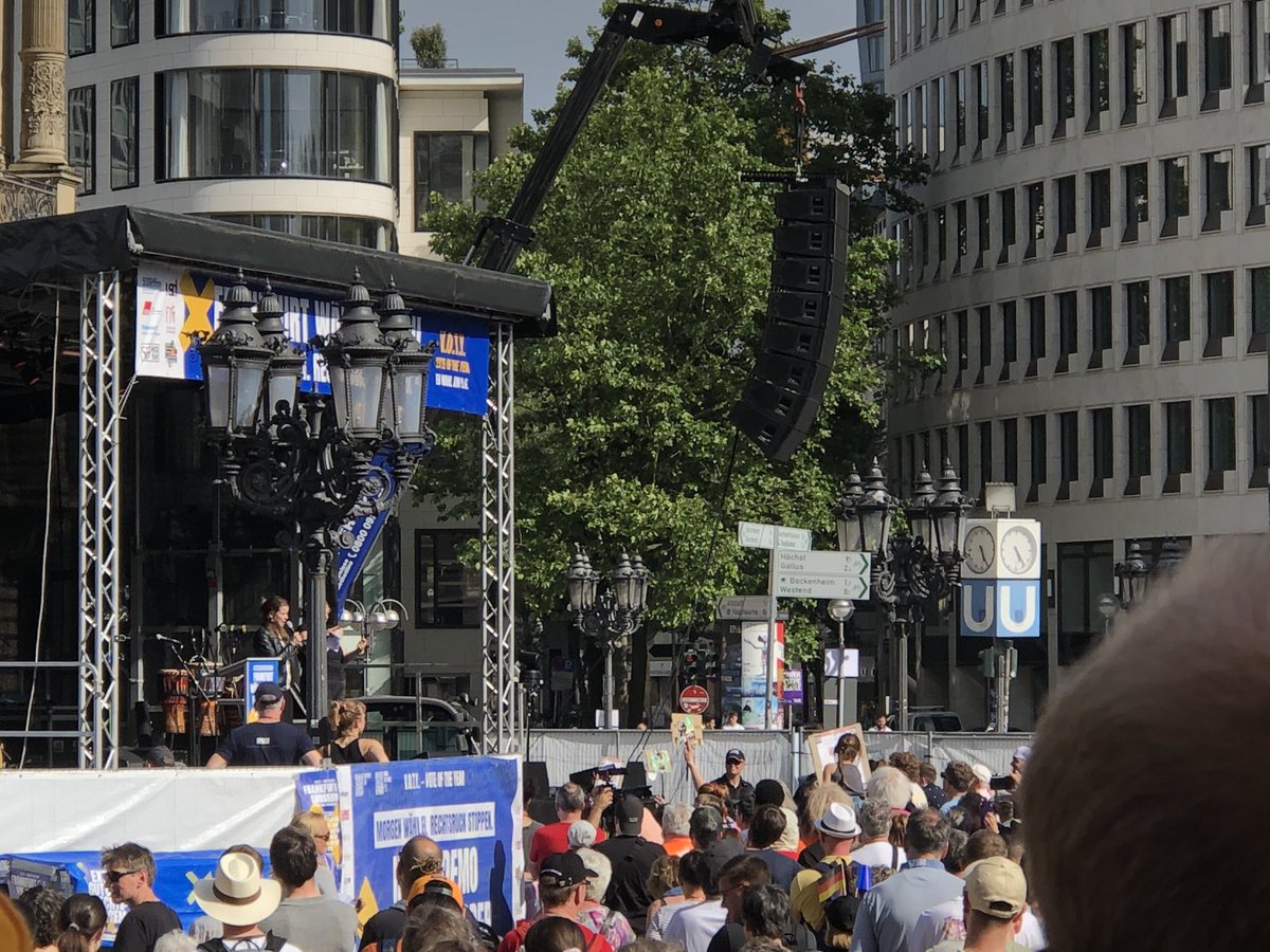 KaRi57453570's tweet photo. #ffm0806
#FrankfurtWähltStabil
#Demokratie
Luisa Neubauer hat gesprochen https://t.co/ZUIzAVLc0v