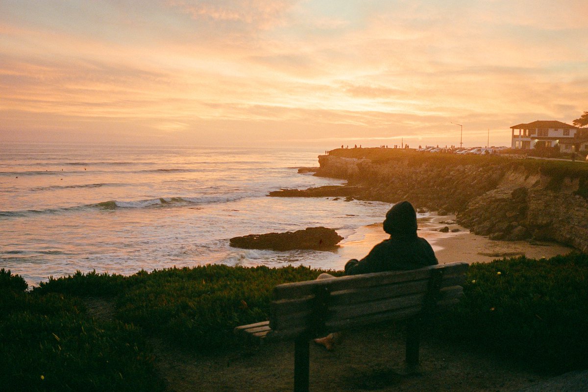 jakob_lr's tweet photo. Sunsets on the Coast | 35mm film https://t.co/NPu2ApmWka