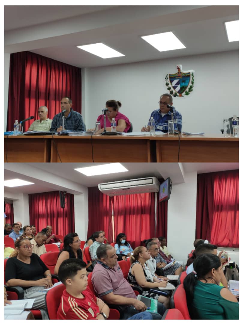Participamos junto a las autoridades de los territorios, en reunión de chequeo de los indicadores del delito, productivos y de servicios en #LaHabanaDeTodos.
#LaHabanaViveEnMí