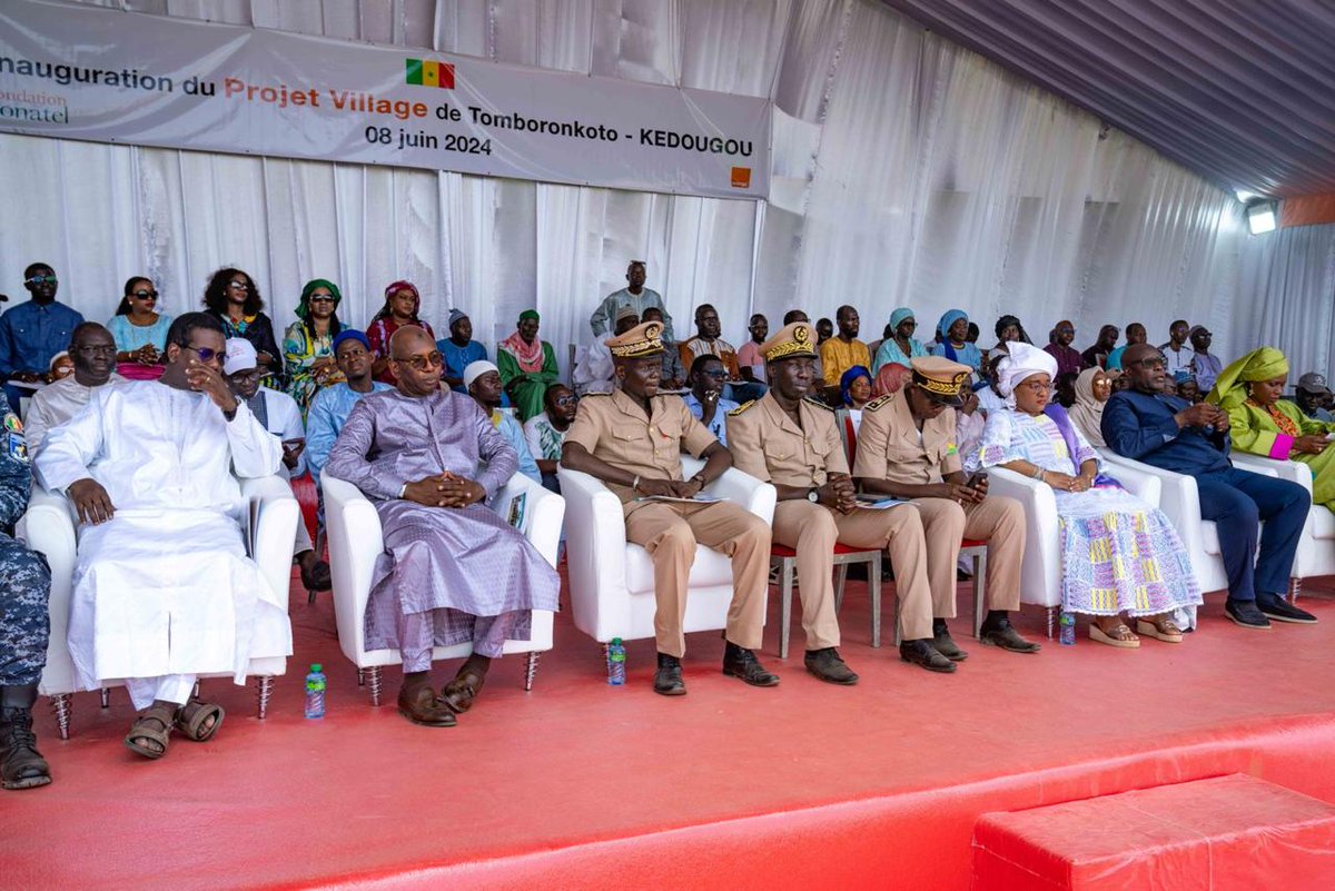 GroupeSonatel's tweet photo. Aujourd'hui, nous célébrons l'aboutissement d'un nouveau projet village qui incarne nos valeurs et notre vision. 
Le village de Tomboronkoto, dans la région de Kédougou est un exemple parfait de ce que nous pouvons accomplir ensemble pour le bien-être de notre communauté.
Revivons en images cette journée inoubliable en compagnie des populations de cette localité.
#AmalNjariñAskanWi
#ProjetVillage