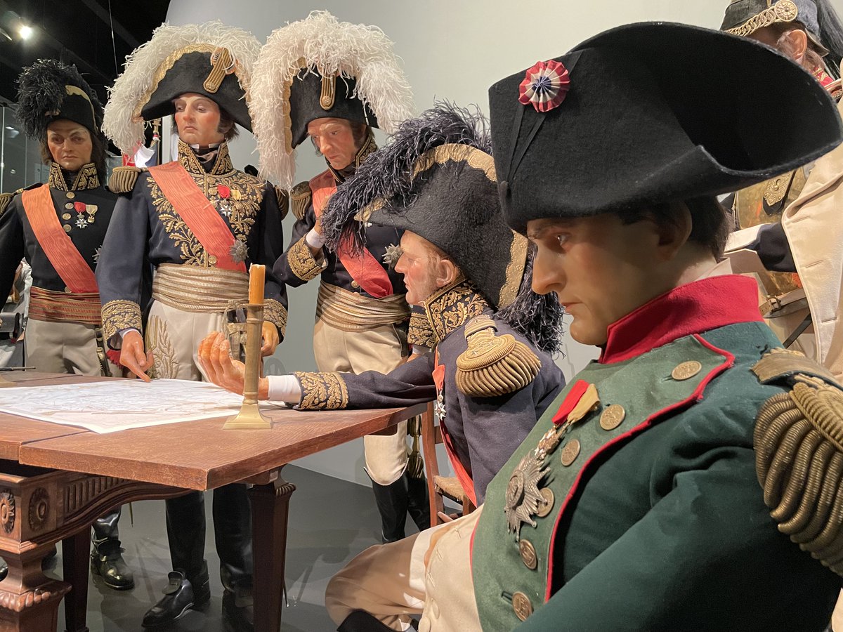 ZwhiteHistory's tweet photo. #WaterlooLive #OTD
Right Now: 18th June 1815 06:00
Napoleon’s attack is delayed to 09:00 as his army has not concentrated yet. Meanwhile, Wellington leaves Waterloo, heading for the Mont St Jean position. https://t.co/CVHXRKc92m