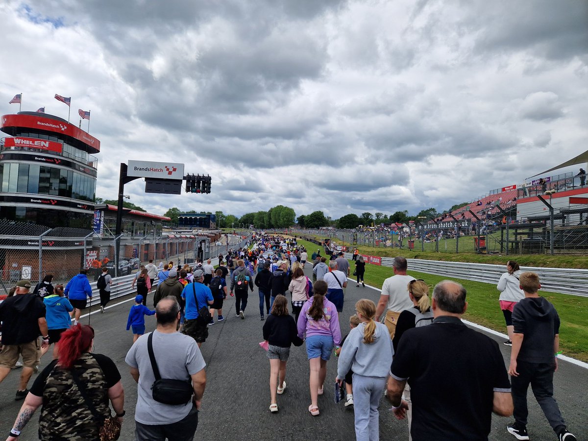 liverpaulh's tweet photo. @Brands_Hatch A great first day. Loving it. More of the same tomorrow. #speedfest #bhcommsbox @Brands_Hatch https://t.co/5C3X9FcFeY