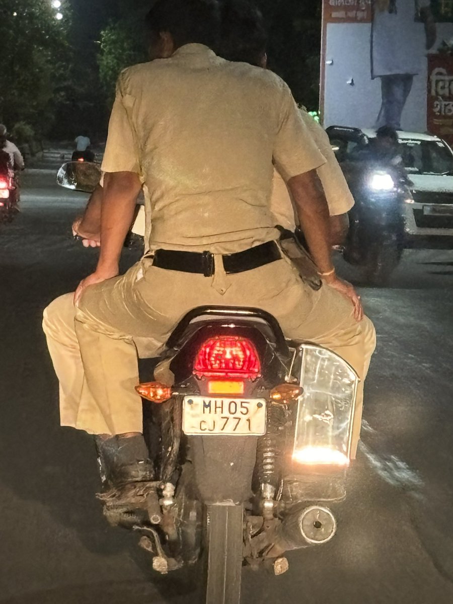 Harbour line users tweet media