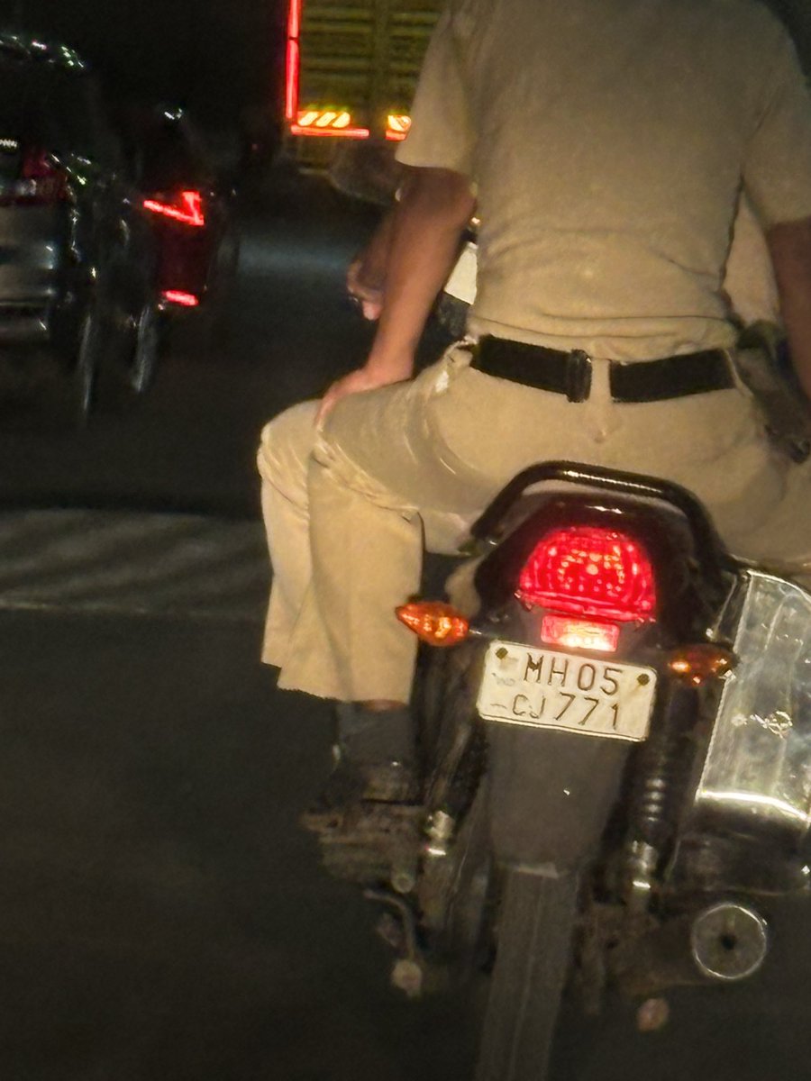 Harbour line users tweet media