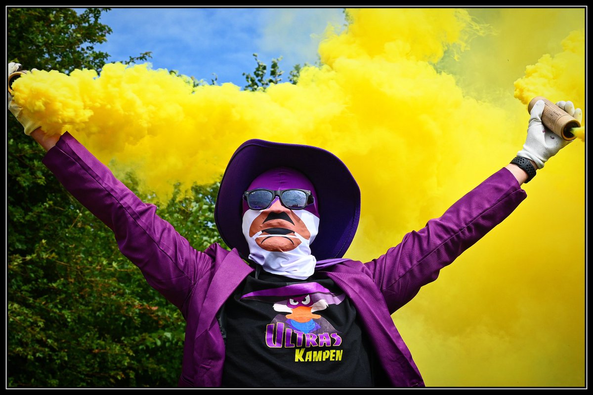 ⚽️ <a href="/VVUnicum/">VVUnicum</a> - <a href="/VVDOSK/">DOS Kampen</a> 
🏆 Eerste Klasse Play-off
📅 08-06-2024
🏟 Sportpark Schouw

#VVUnicum #DOSKampen #UltrasKampen #NoPyroNoParty #OnTour #Nederland