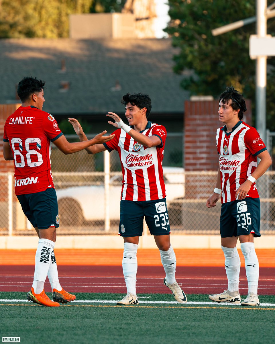 TapatioCD's tweet photo. Seguimos avanzando 👏🏻

#CanteraRojiblanca 🔴⚪️ https://t.co/WYHU4RuFh1
