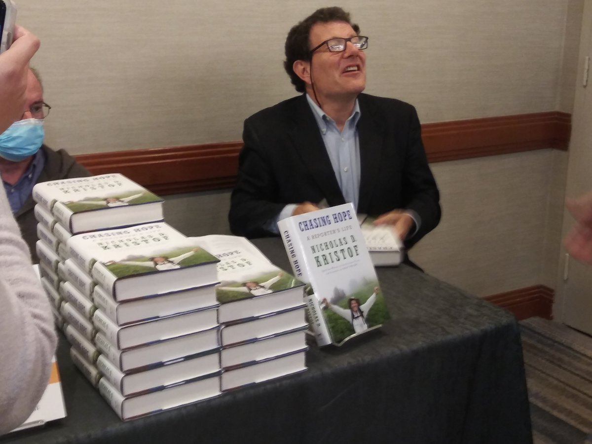 sunita37's tweet photo. Nick Kristof gave a tremendously inspiring keynote address this afternoon at the Association of Healthcare Journalists annual conference. @NickKristof @AHCJ #ChasingHope https://t.co/b884ThOjyB