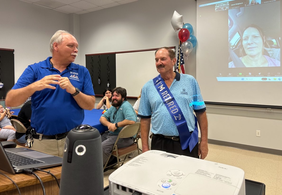 UFIFAS_IRREC's tweet photo. Presenting the newly-retired Wayne Brunk. Wayne optimized our vehicle fleet and agricultural equipment for 25 years!
#MasterMechanic @UF_IFAS https://t.co/wlcKM01XZm