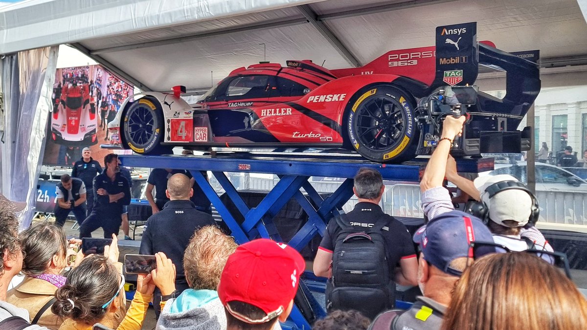 Dave Monks tweet media