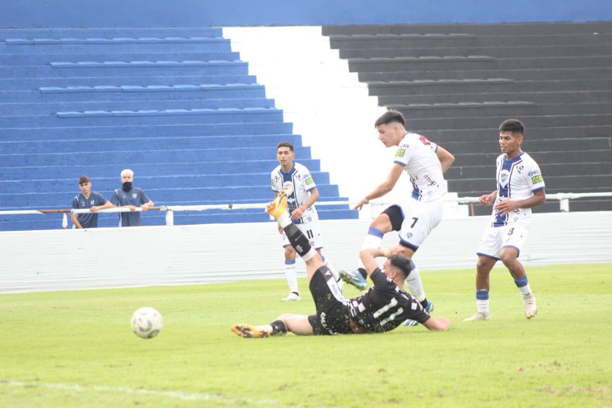 almagroficial's tweet photo. 7️⃣ Claudio Joel Orlando.

Primer gol en primera división para nuestro juvenil ⚽️

#VamosTricolor 🇪🇪 https://t.co/PKGB963ubX