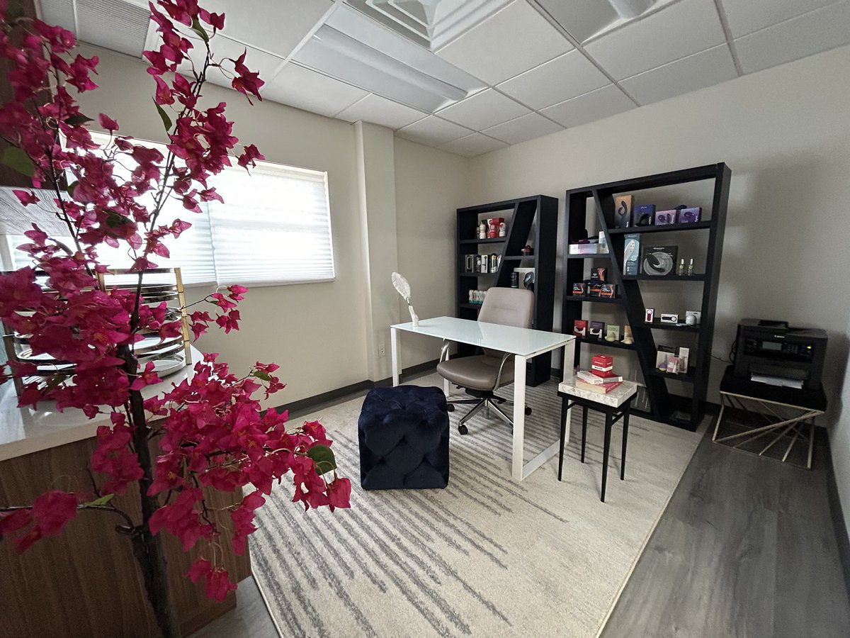 AmyPearlman1's tweet photo. Never thought I’d have an entire room showcasing high end sexual wellness products in my clinic, but here we are… welcome to the newest room at Prime Institute. We shall call it the Pleasure Palace. Happy Men’s Health Month! https://t.co/VKPtxLwye0