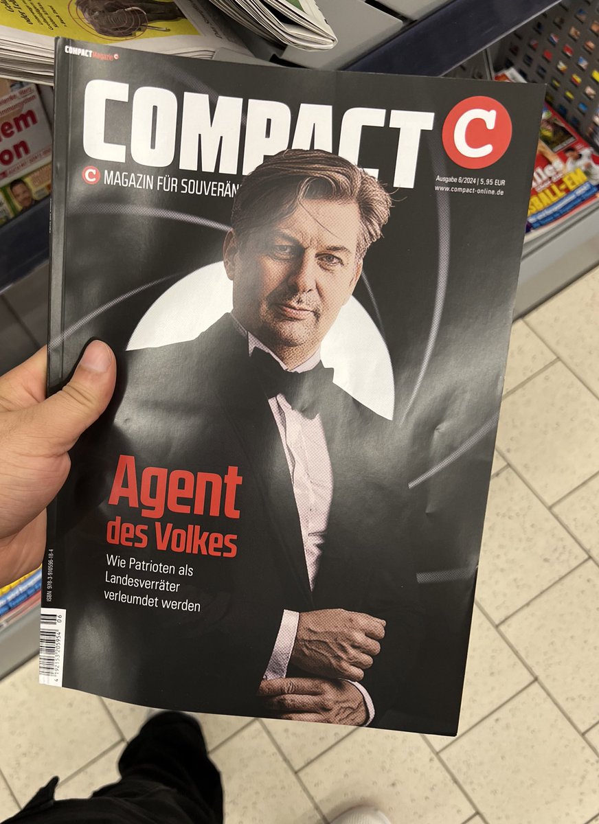 m_t_mask's tweet image. Hey @kaufland warum habt ihr eigentlich immer noch rechtsextreme Literatur im Regal?