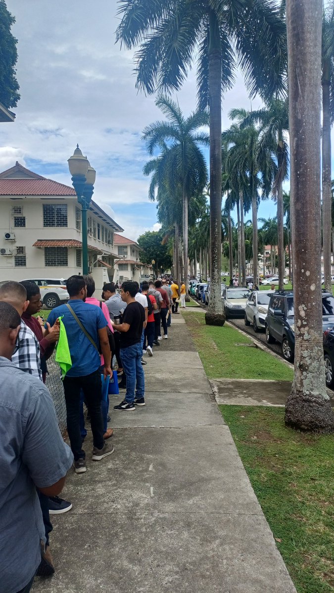 dperezpty's tweet photo. @canaldepanama feria de empleo
 Es una mentira política nunca asistan cuando dicen feria de empleo es un engaño. https://t.co/1yCL39bfx3