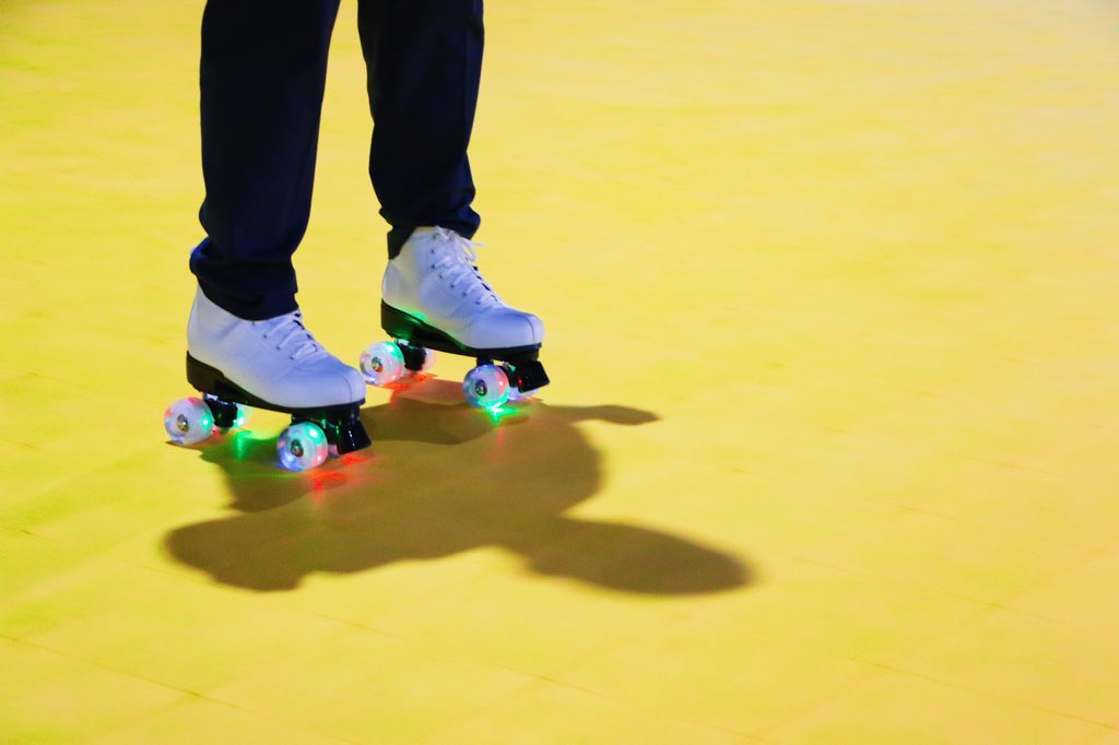 mistameister's tweet photo. Take your date skating and literally and figuratively FALL in love together 🤣 https://t.co/JSyj3R8nWq
