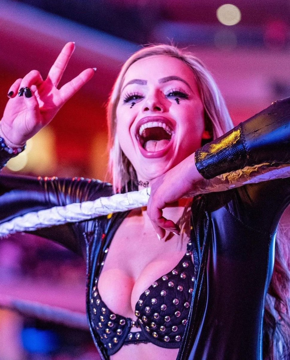 CarlosGG316's tweet photo. Happy birthday to my current favorite WWE wrestler, world champion, beautiful woman and great human being, I give you my blessings HAPPY BIRTHDAY GIONNA JANE DADDIO AKA LIV MORGAN #LivMorgan #HappyBirthdayLiv #LivDay #LivRevange @YaOnlyLivvOnce https://t.co/4Z2HaN0XUy