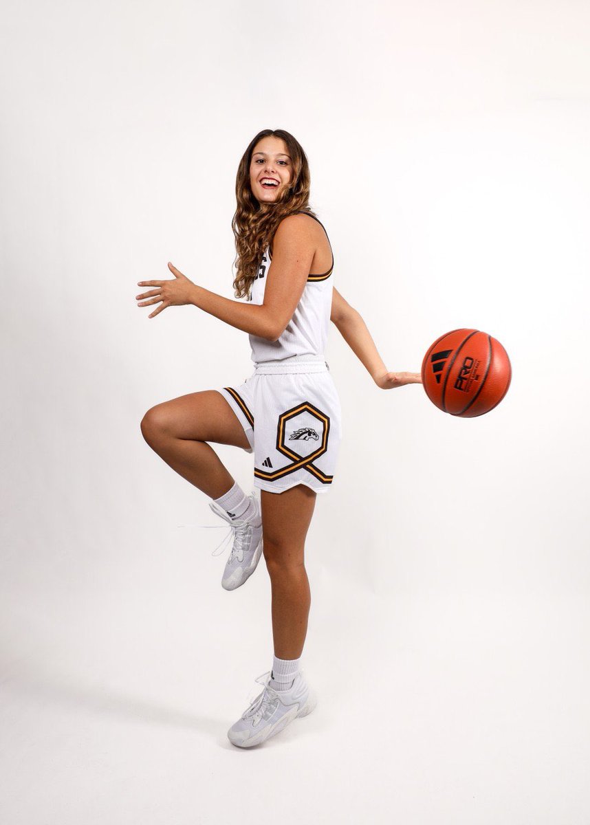 Our <a href="/KoukiArtemis/">Artemis Kouki</a> has made the Greek 🇬🇷 national 3x3 team that will participate in the FIBA Nations League in Vilnius (Lithuania), and we are thrilled to see her shine!

You can find the schedules and games at this event link starting on June 11. 

nationsleague.fiba3x3.com/2024/bratislav…