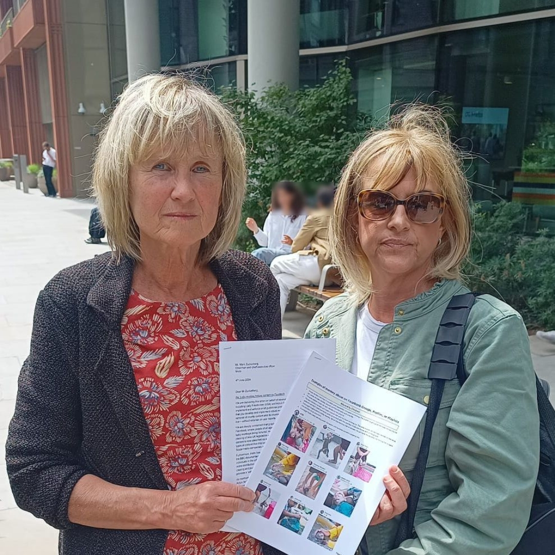LadyFreethinker's tweet photo. Activists across the globe tell Meta: End the cruelty!!

Lady Freethinker protested at Facebook's headquarters to urge the platform to #StopMonkeyTorture. The protest was part of a global #DayofAction with @Action4Primates in London and WelttierschutzgesellschaftEv in Berlin. https://t.co/ln3WLv15TL