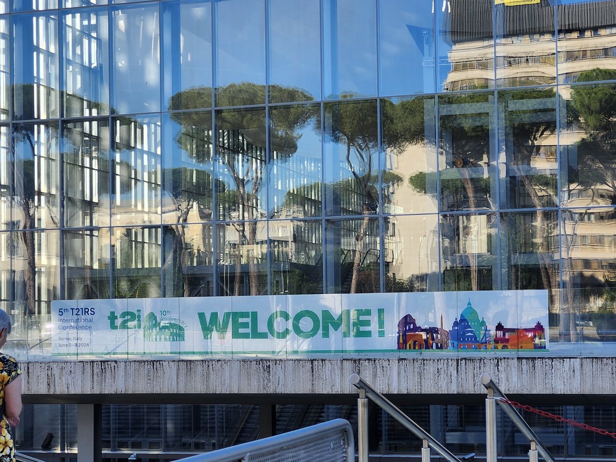 Dr. Elizabeth Head tweet media