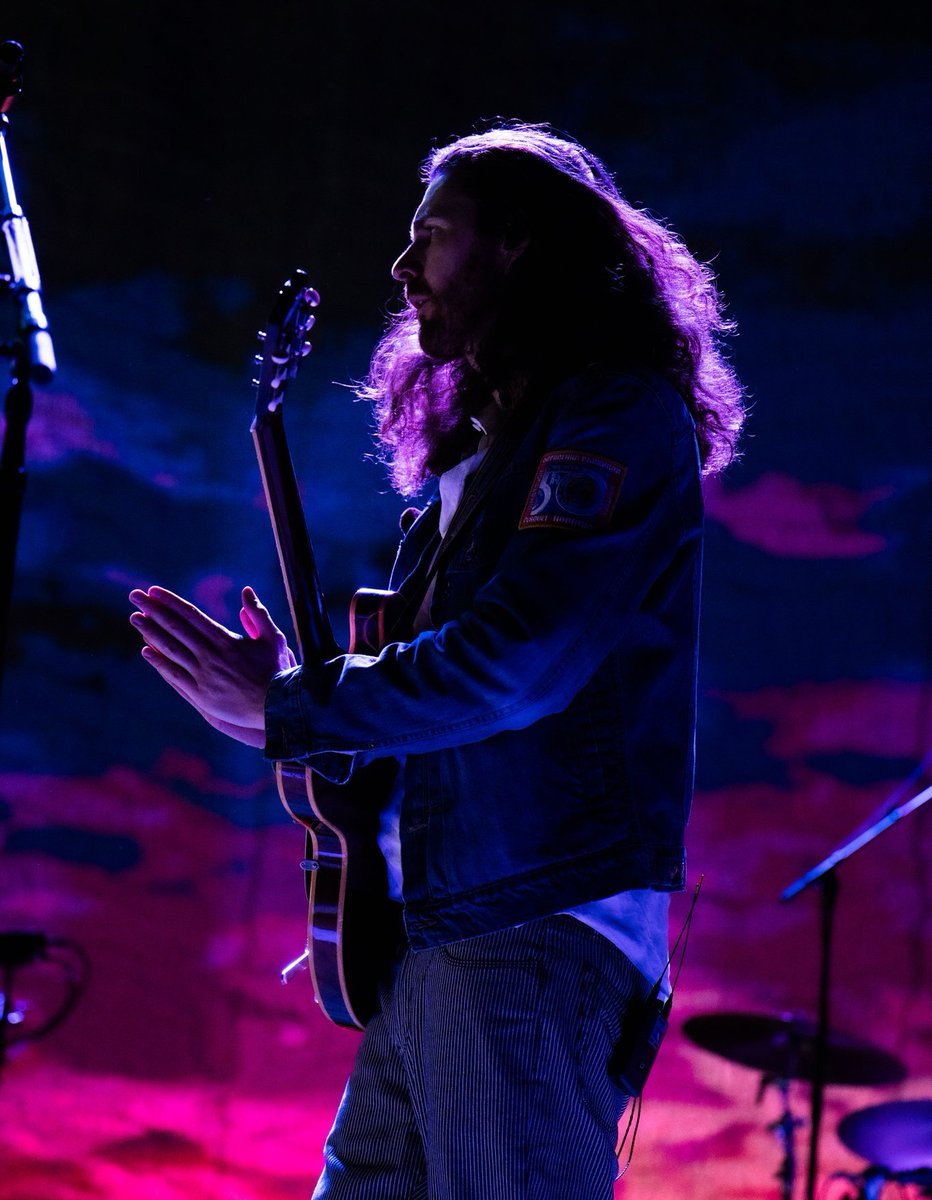 itwillcomebacks's tweet photo. hozier loves bisexual people we can see https://t.co/Xypme329sx