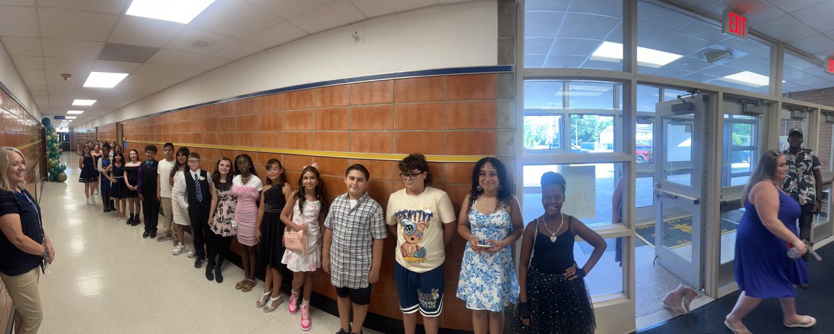 The start of a wonderful evening for our 5th grade students!!! Thank you to our amazing 5th grade parent committee!!! Memories were created to last a lifetime!!💙💛