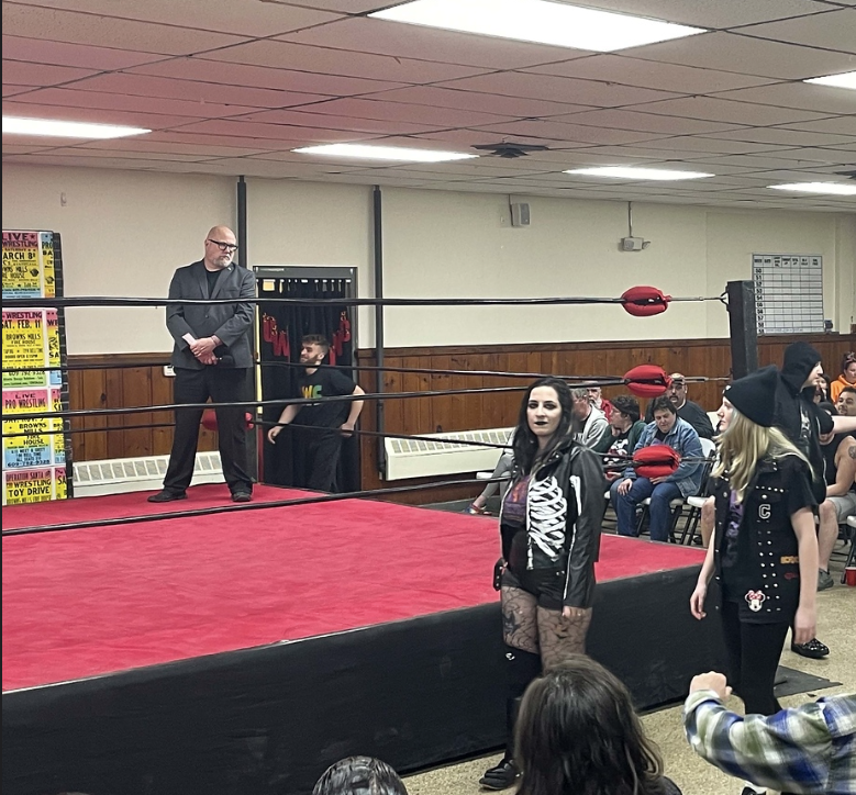 kevinscholla's tweet photo. Back in the ring TONIGHT! Major UWC action!!! Multiple titles on the line plus the #NewEgyptRumble! #UWC #ProWrestling #RingAnnouncer #RockinTheMic ๐บ๐ธ๐๏ธ๐ค๐คผโโ๏ธ https://t.co/hPHb4ZRHa6