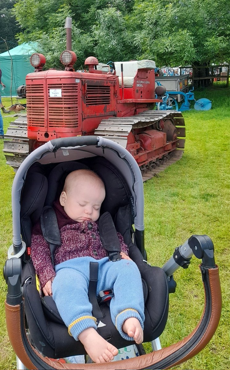 LornaRoseEvans's tweet photo. Brilliant day had @thetractorfest. Creating more memories with the family β€. #tractorfest https://t.co/HVYHZCIwoD