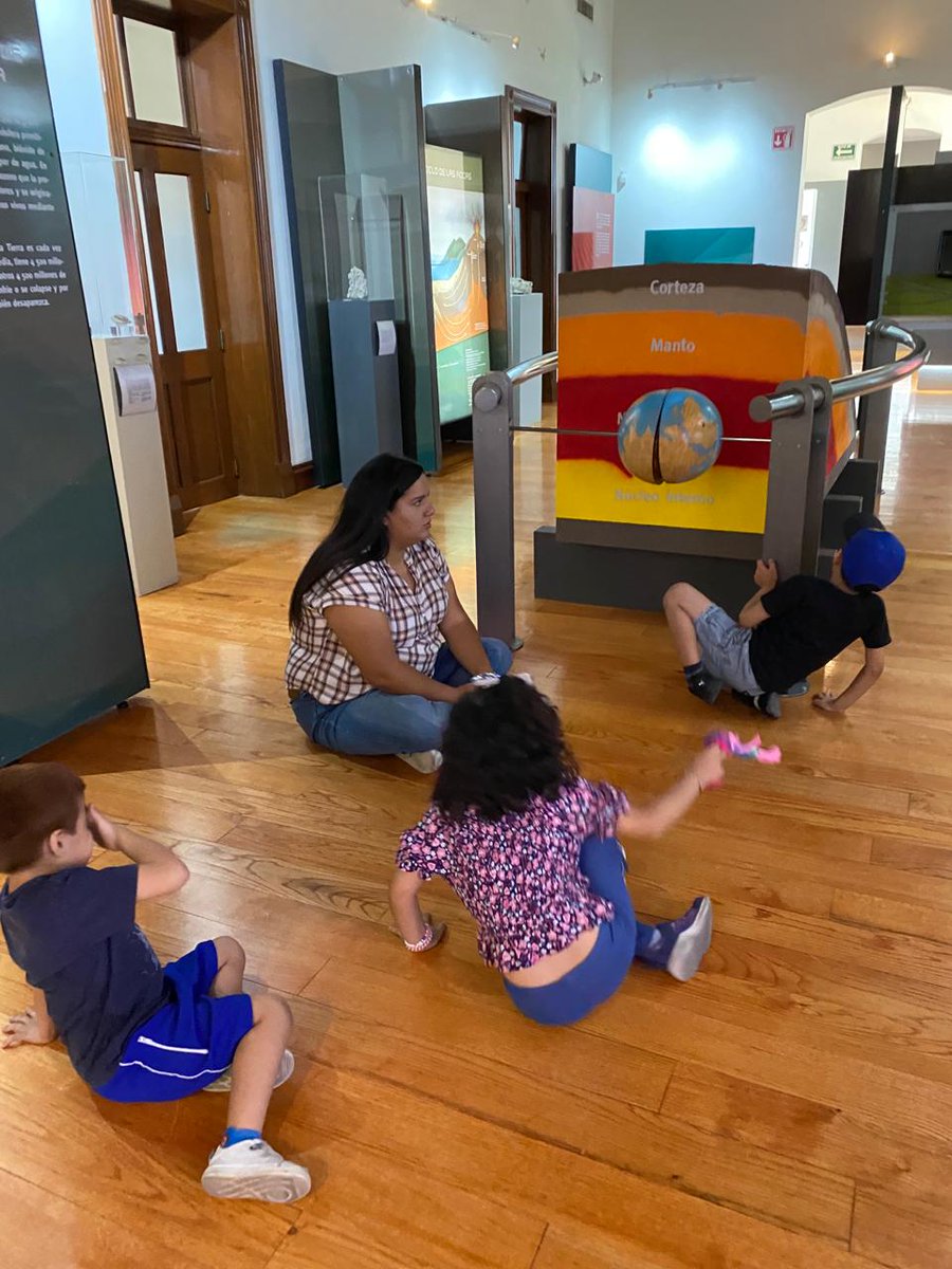 MuseoMetales's tweet image. Este sábado fue día de Mini Club de Exploradores en el Museo de los Metales. Les compartimos algunas imágenes.🏛️🎒

#Miniclub #MuseoDeLosMetales #Niños #Educación #AprendizajeDivertido