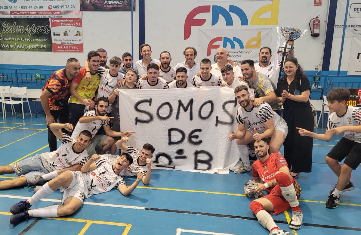 FedExFutbol's tweet photo. 🥅 | #FútbolSala |

🏆𝗙𝗜𝗡𝗔𝗟 𝗱𝗲𝗹 𝗣𝗹𝗮𝘆-𝗢𝗳𝗳 por el #ASCENSO a 2ª División B:

@AscVida 4-2 @CdcSanJoseFS
 (Global: 7-5)
  
👏🏼👏🏼👏🏼¡Enhorabuena al conjunto pacense, que asciende de categoría y representará a nuestra comunidad a nivel nacional!

#Extremadura💚🤍🖤
#JugamosEnEquipo