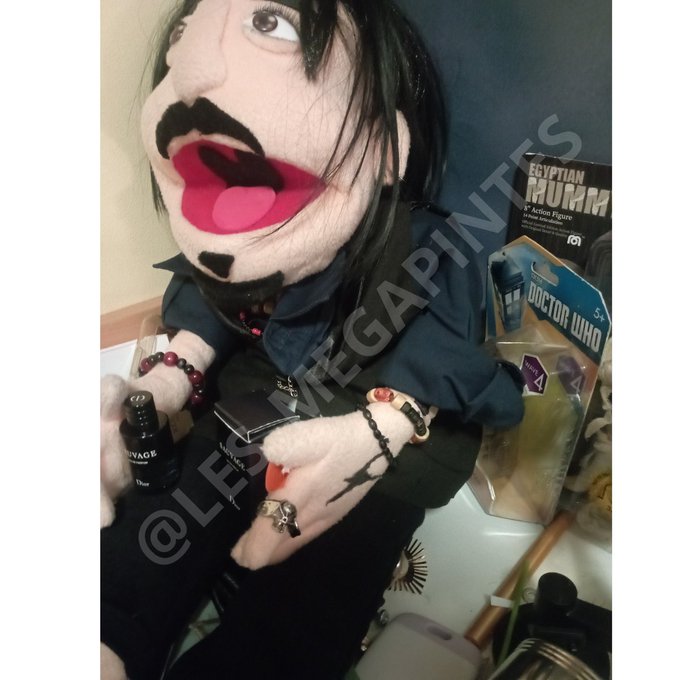 Demain c'est l'anniversaire de ma vilaine muppet, mais c'est aussi le #HappyBirthdayJohnnyDepp 🤡 https://t<a href="/tag/happybirthdayjohnnydepp"class="tags"><span>#happybirthdayjohnnydepp</span></a>