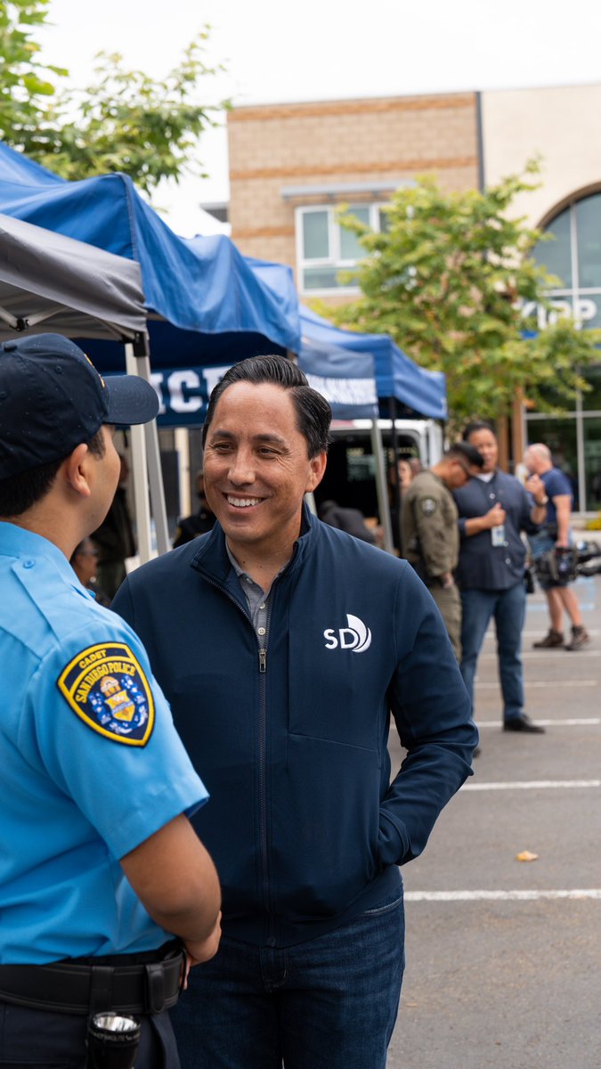 MayorToddGloria's tweet photo. June is National Gun Violence Awareness Month. One effective way to get guns off the street is through Gun Buyback events. Today, @SanDiegoPD Southeastern Division partnered with @SDDistAtty to host one in #ChollasView. Together, we can reduce gun violence. #ForAllofUs https://t.co/dGSMvCHmlp