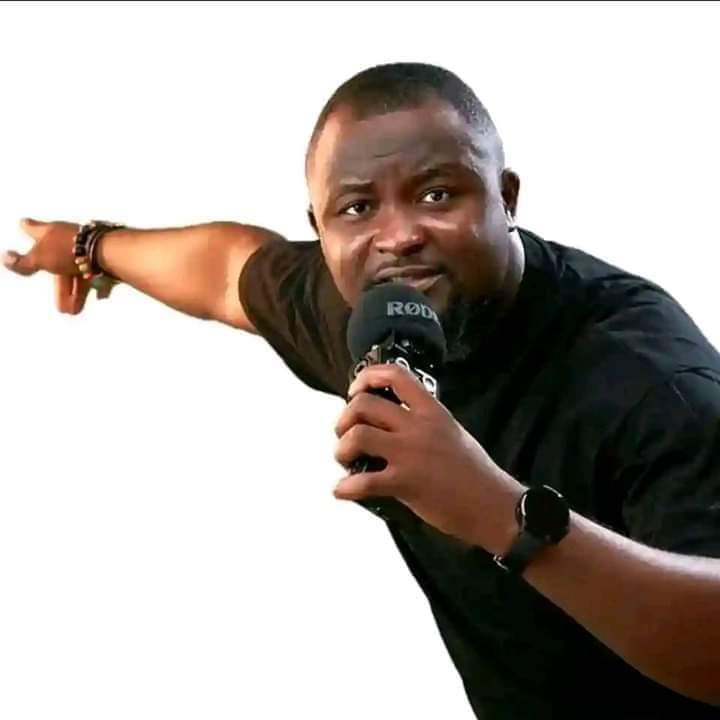 ElAziziOfficial's tweet image. Hey sister;
That guy that asked you to come &amp;amp; do cooking, serving &amp;amp; dishing at his family house alongside other Ìyàwó ilé on Salah day might not still married you. Perhaps you&apos;re serving another woman&apos;s husband family. Be wise!
#SistersCode